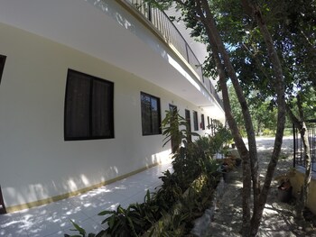 almira diving resort