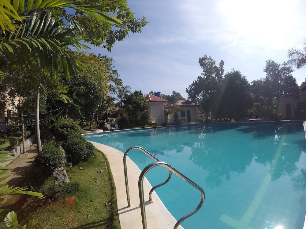 almira diving resort