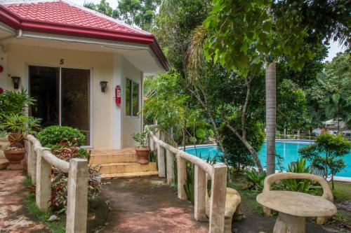 almira diving resort