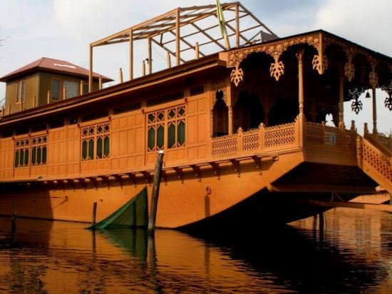yadgaar houseboats