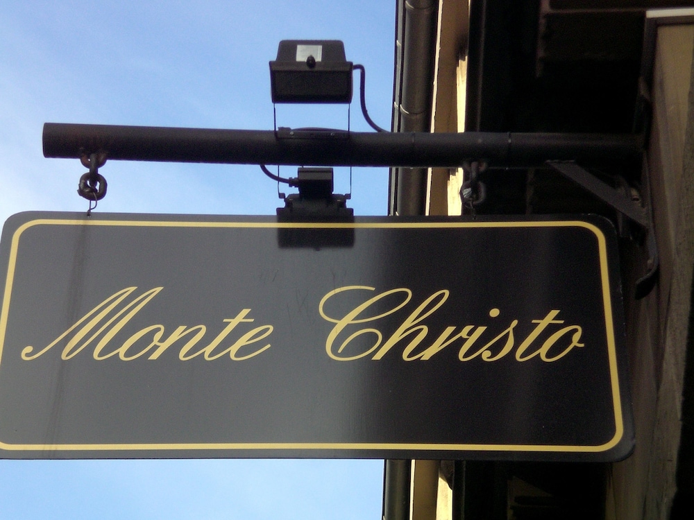 hotel monte christo