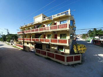 caye caulker plaza hotel