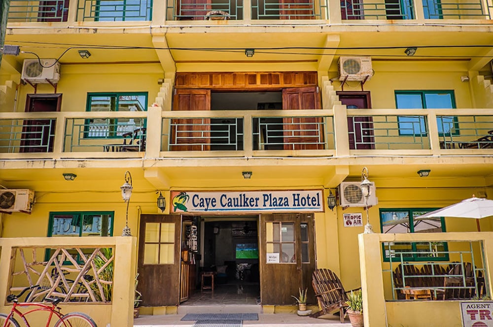 caye caulker plaza hotel