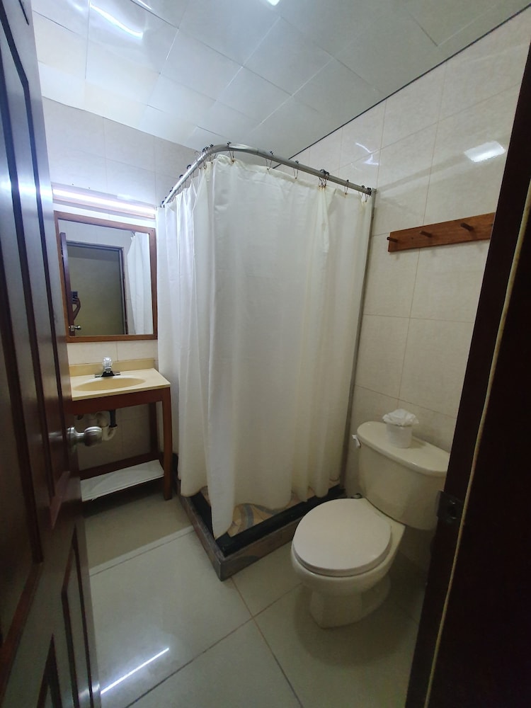 caye caulker plaza hotel