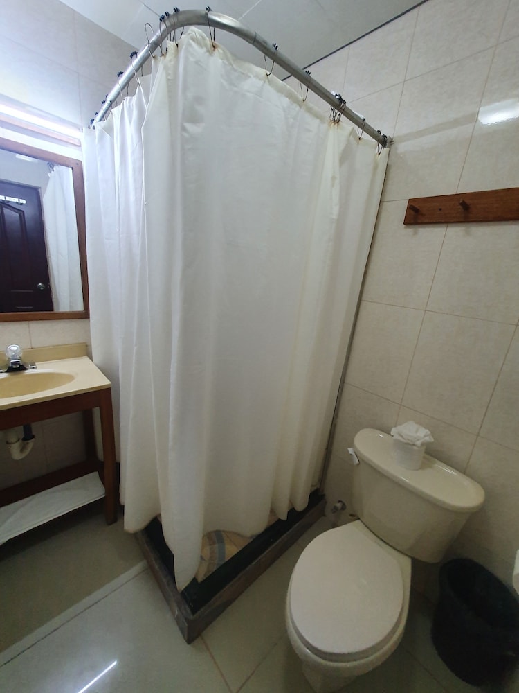 caye caulker plaza hotel