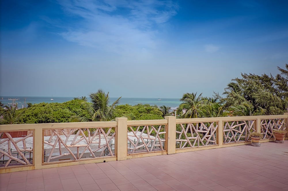 caye caulker plaza hotel