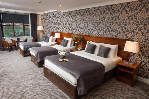 the lakeside hotel and leisure centre