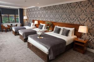 the lakeside hotel and leisure centre