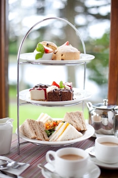 the lakeside hotel and leisure centre