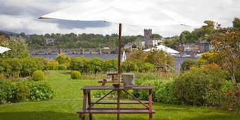 the lakeside hotel and leisure centre