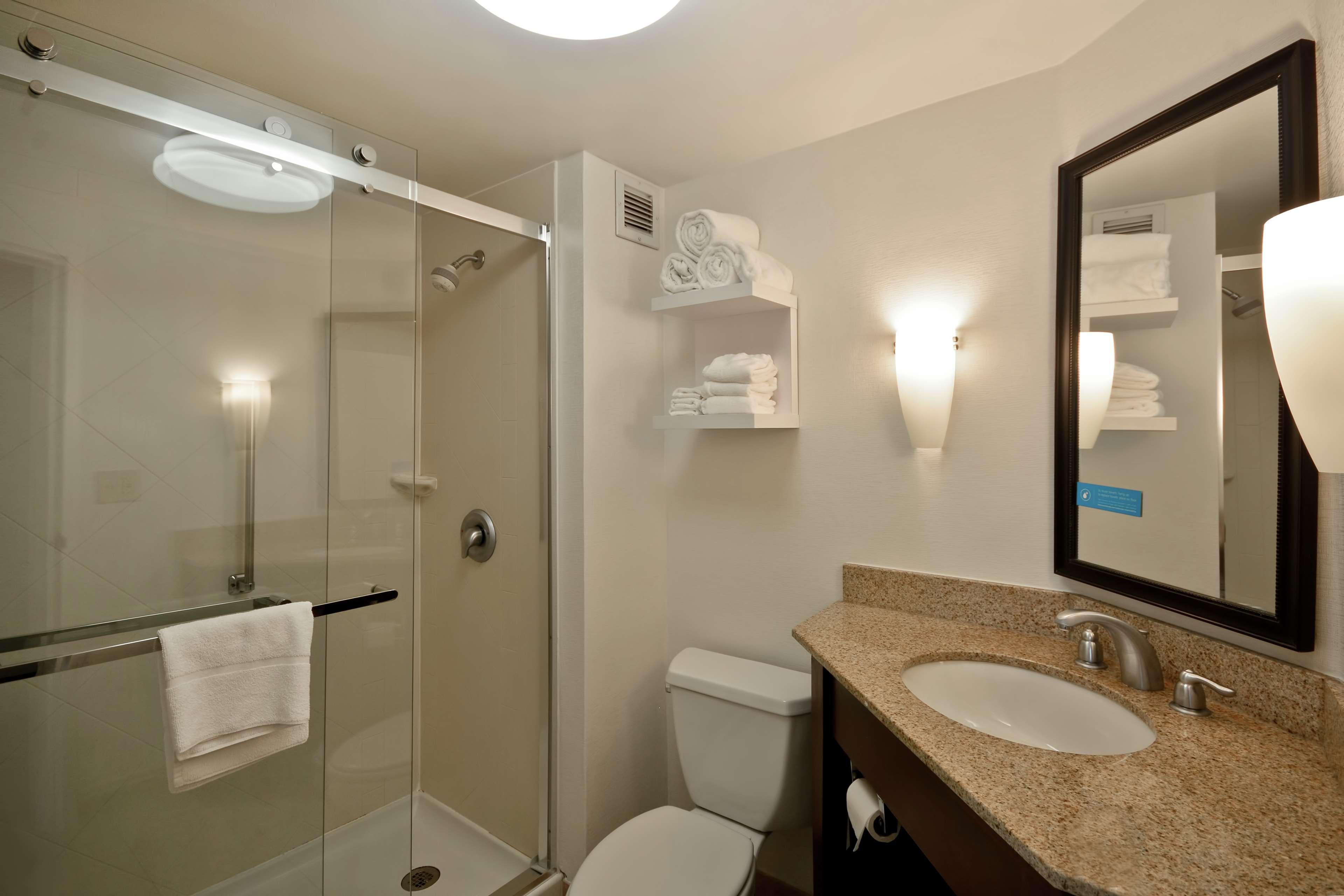 hampton inn detroit madison heights south troy