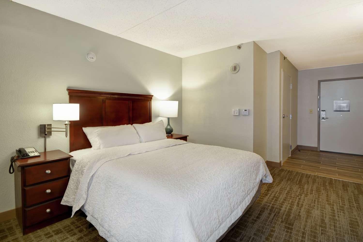 hampton inn detroit madison heights south troy