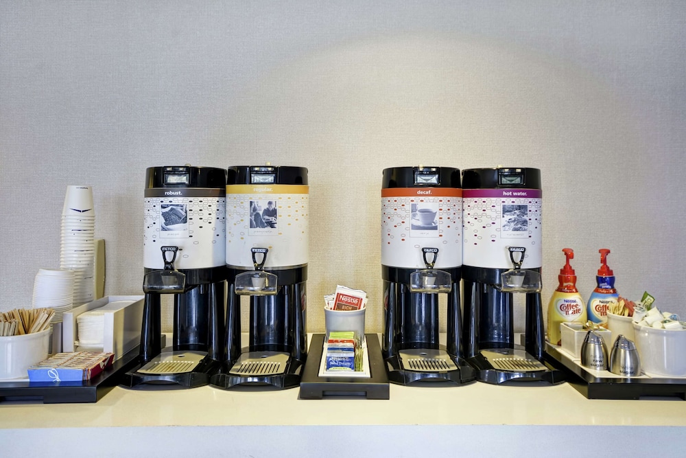 hampton inn detroit madison heights south troy