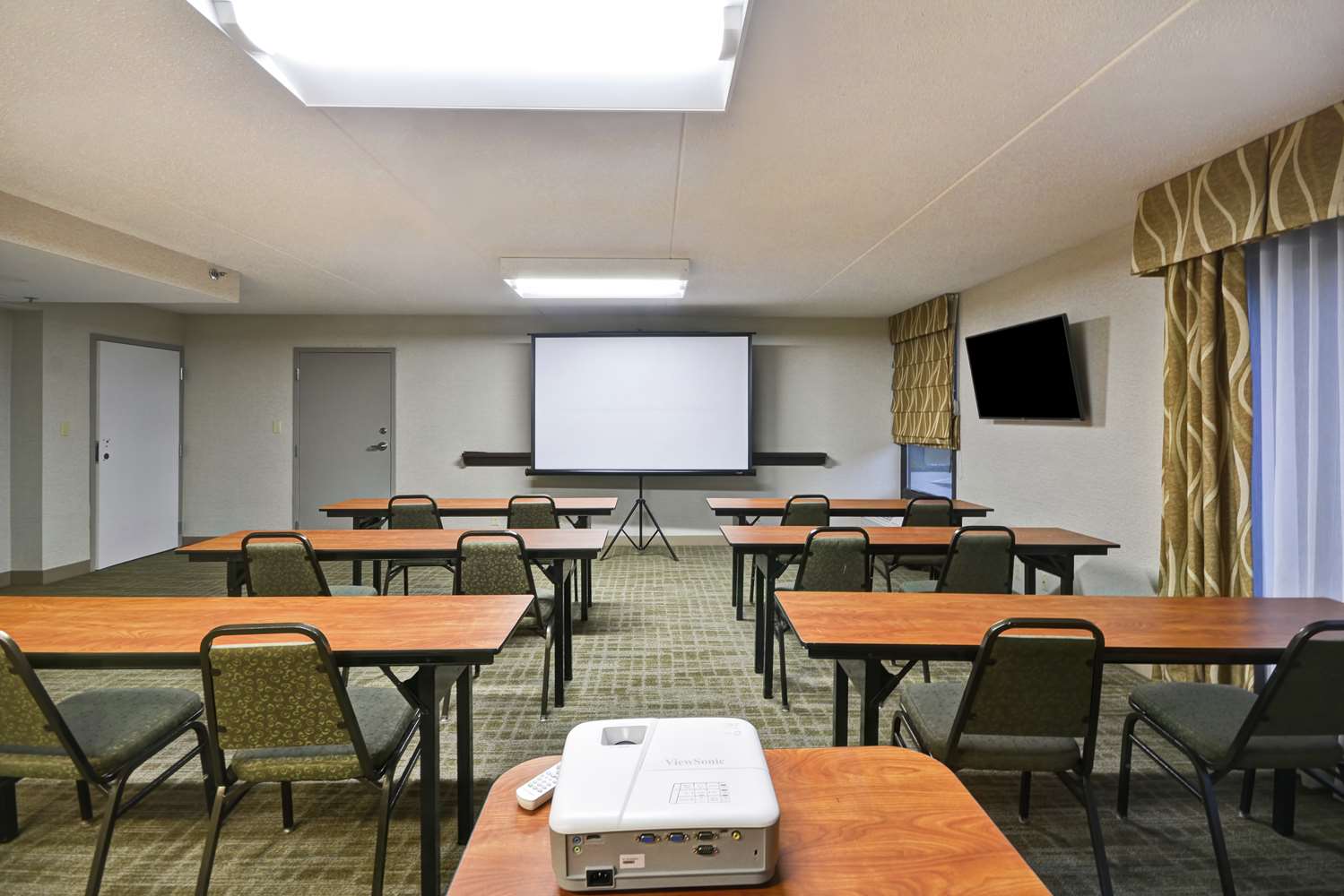 hampton inn detroit madison heights south troy