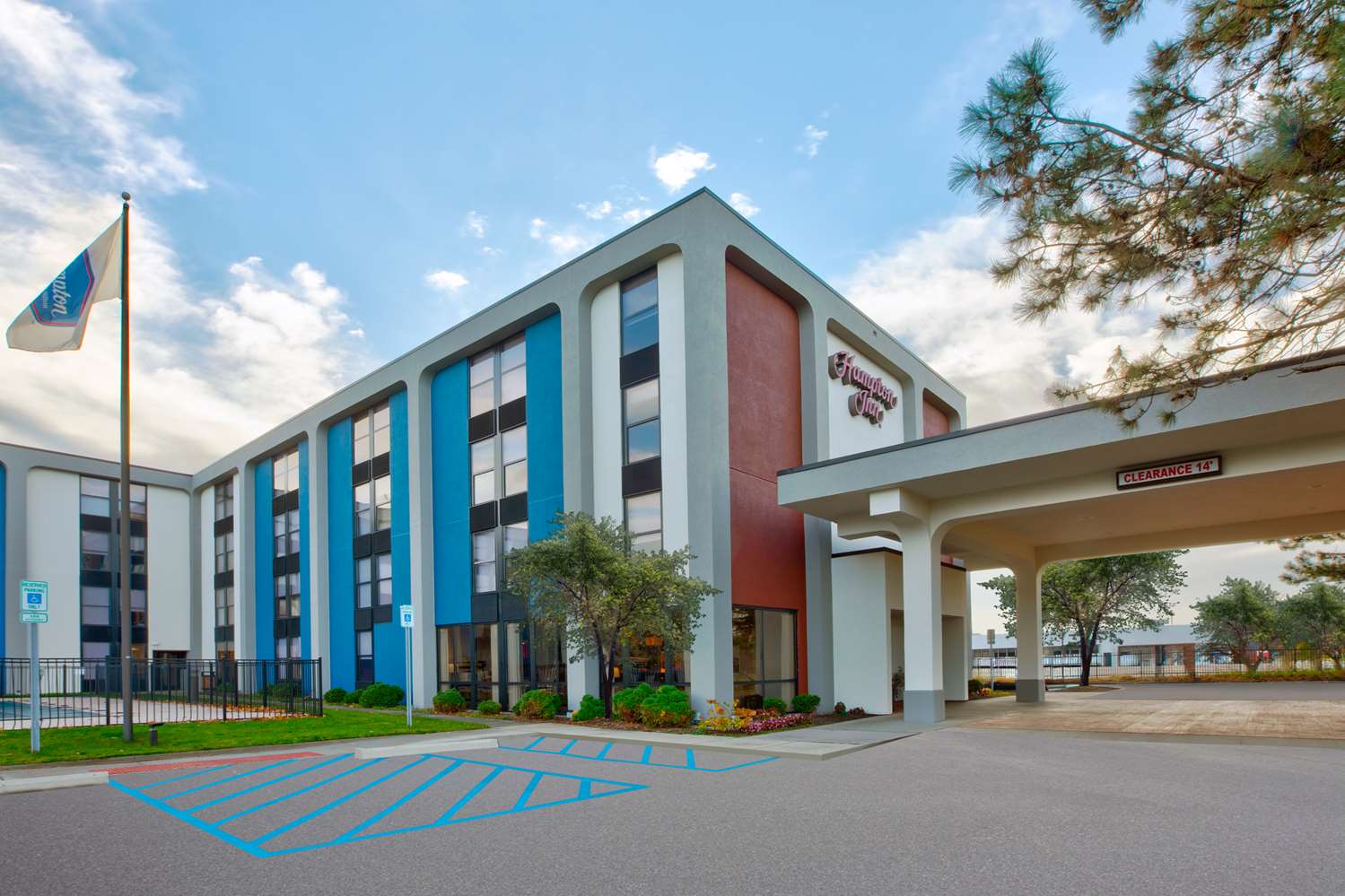 hampton inn detroit madison heights south troy