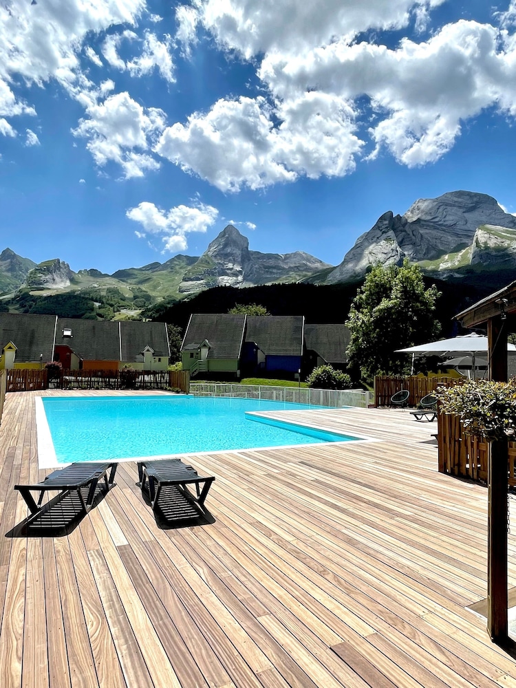 isko basecamp and hotel