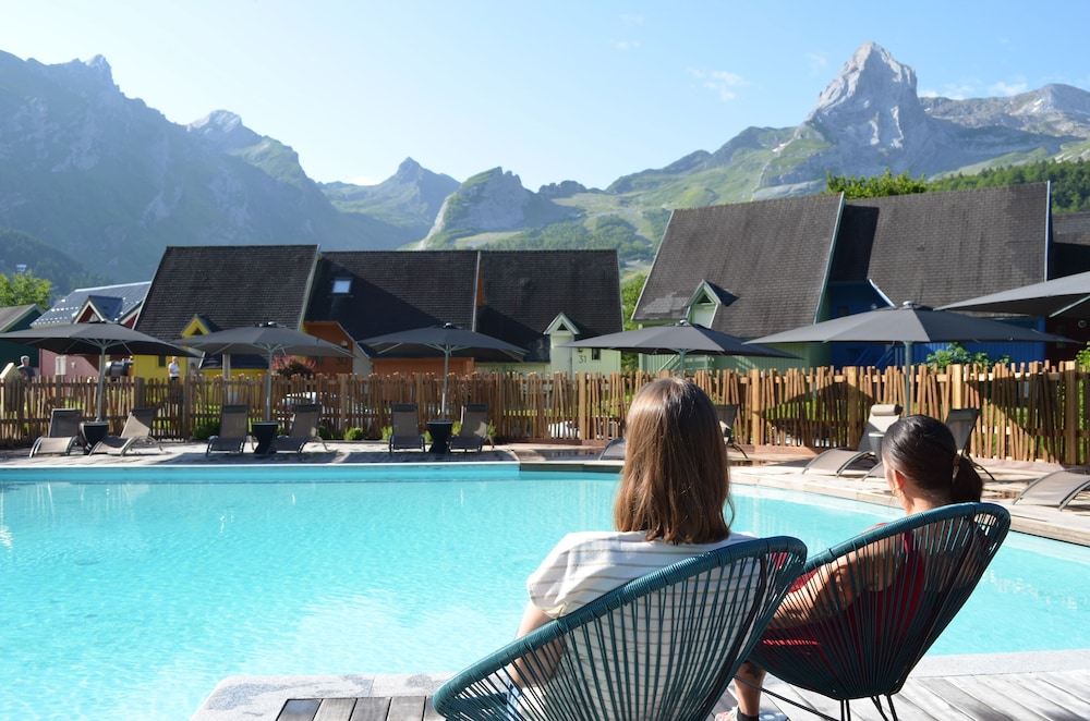 isko basecamp and hotel