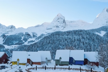 isko basecamp and hotel
