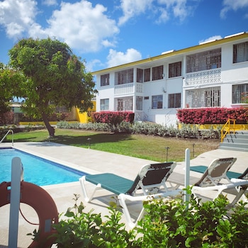 adulo apartments