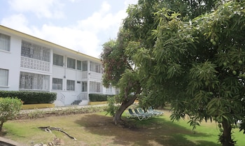 adulo apartments