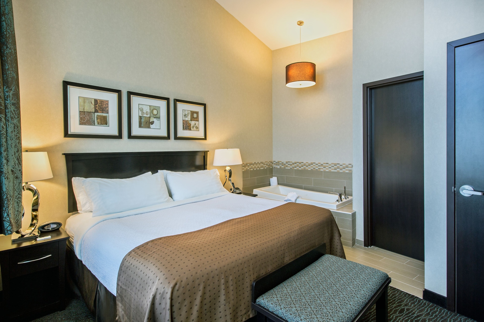 holiday inn hotel and suites saskatoon downtown an ihg hotel