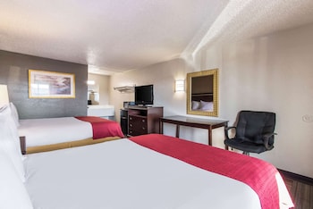 rodeway inn near hall of fame