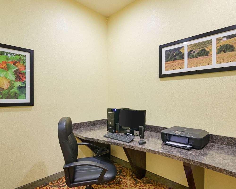 comfort inn and suites orange montpelier