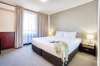 park regis concierge apartments