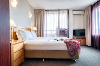 park regis concierge apartments