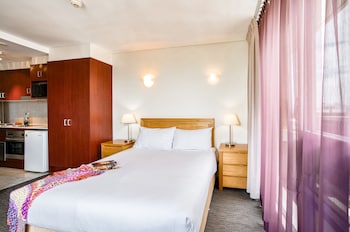 park regis concierge apartments
