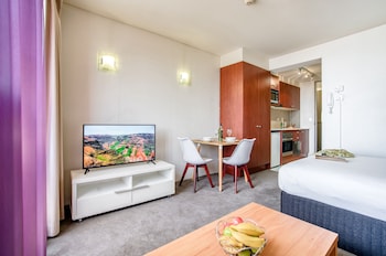 park regis concierge apartments