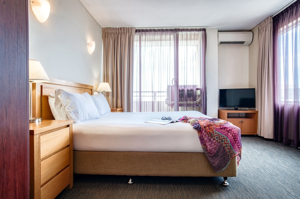 park regis concierge apartments