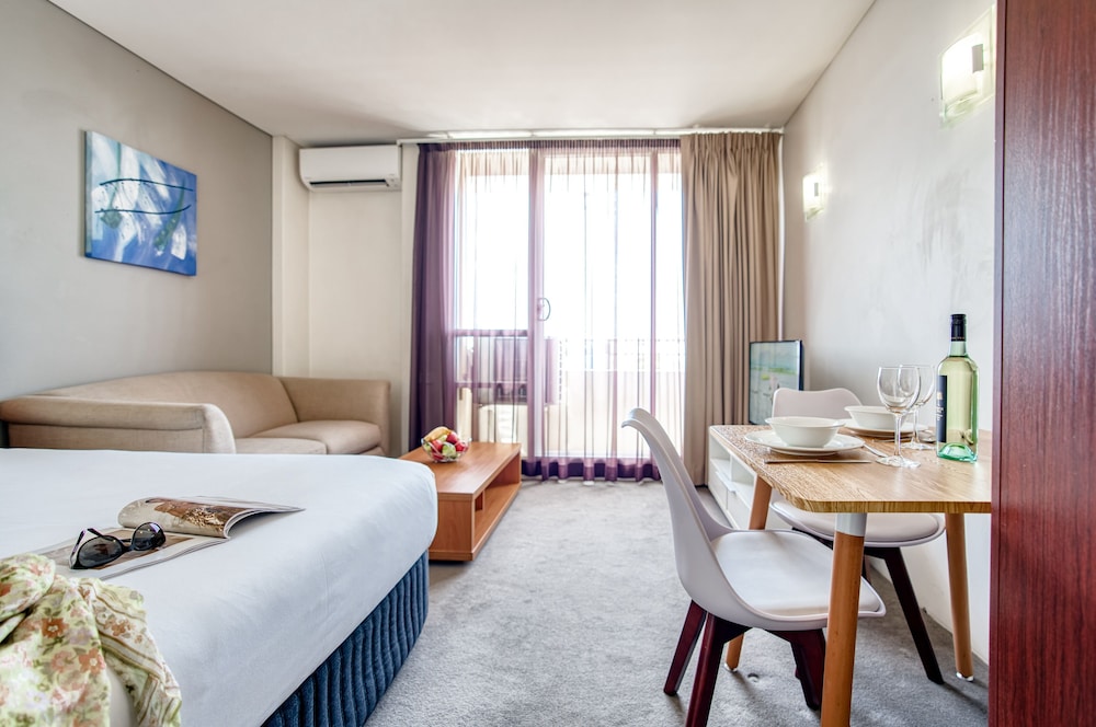 park regis concierge apartments