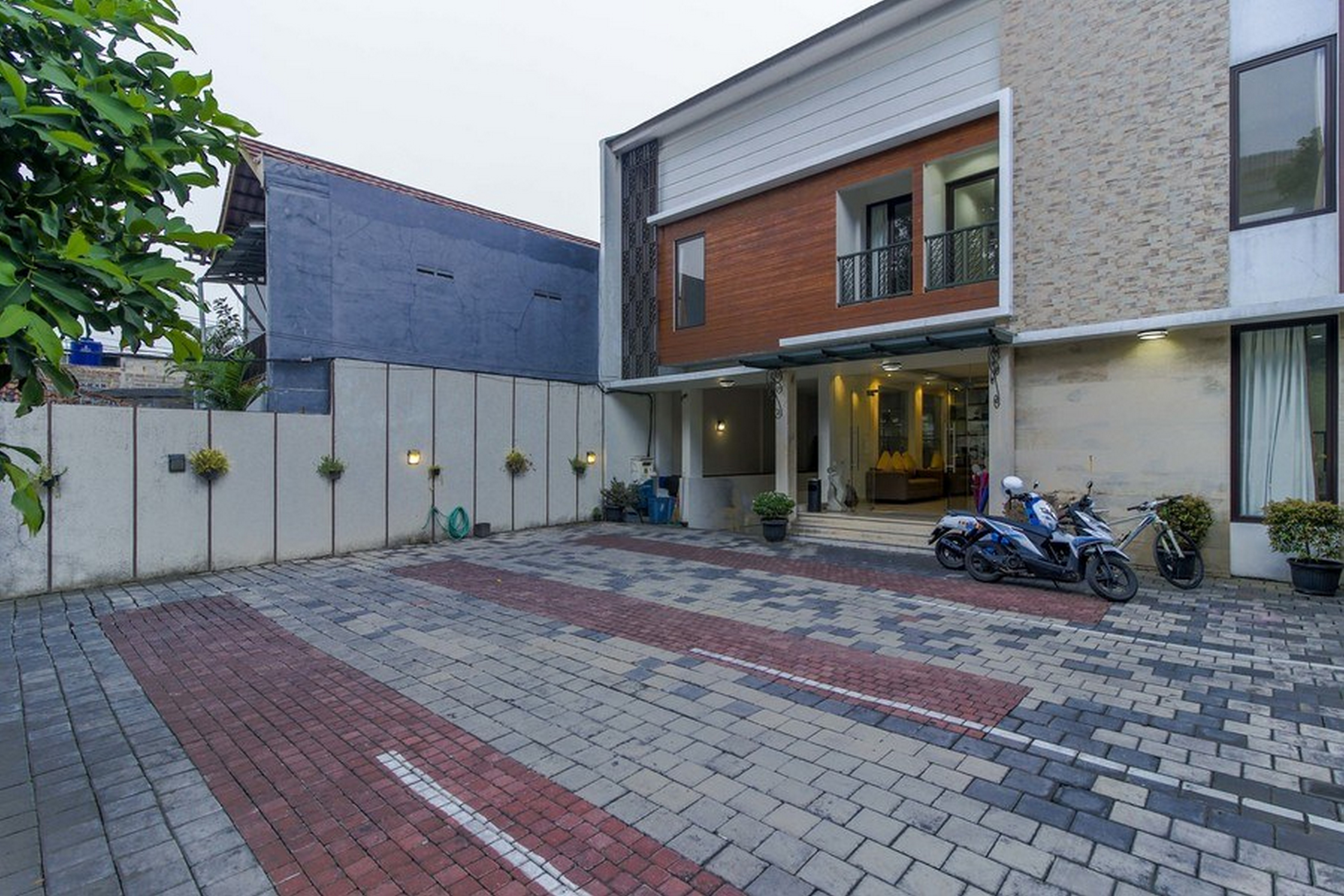 reddoorz plus tb simatupang