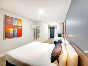 28 hotel