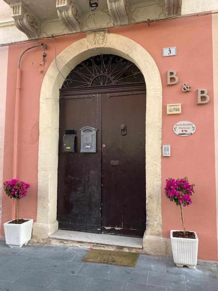 bed and breakfast phenicusa