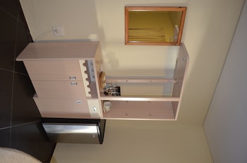 The Country Guesthouse,Cape Winelands>>Cape Town,3 star