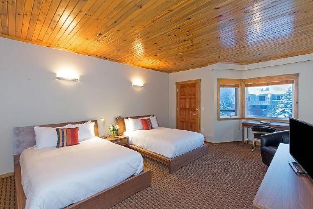 ice house suites and condominiums