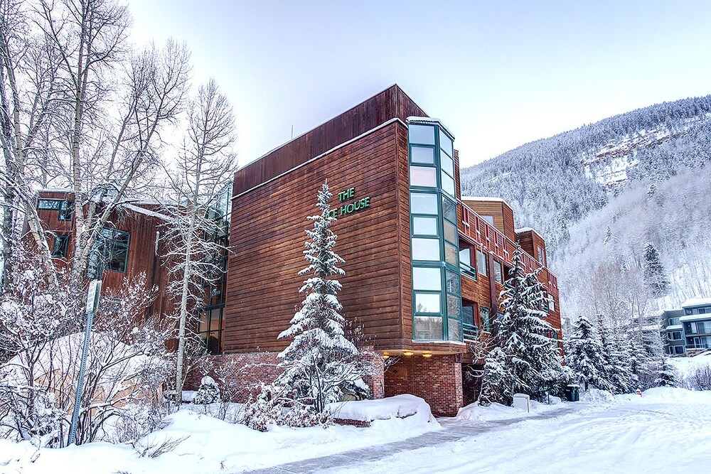 ice house suites and condominiums