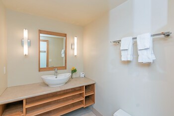 ice house suites and condominiums