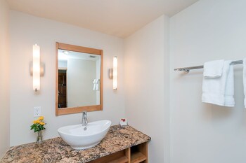 ice house suites and condominiums