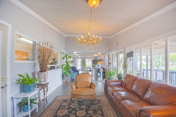 Liberty Inn,2880 N Poinciana Blvd,2.5 star