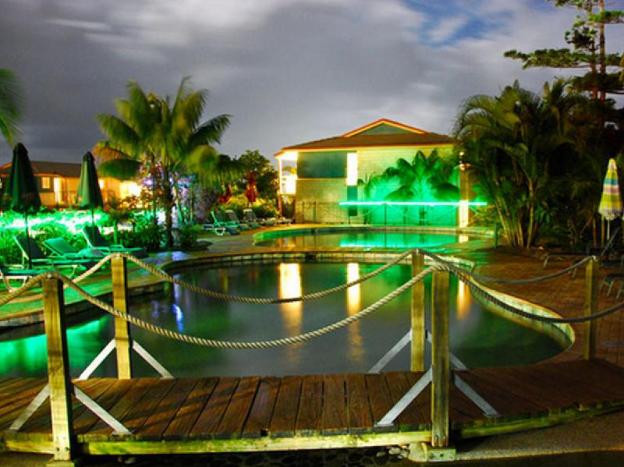 aqualuna beach resort