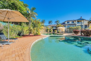 aqualuna beach resort