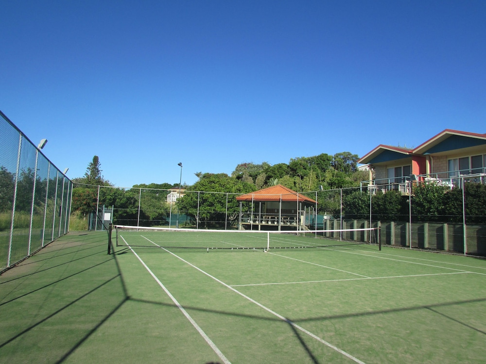 aqualuna beach resort