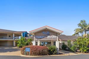 aqualuna beach resort