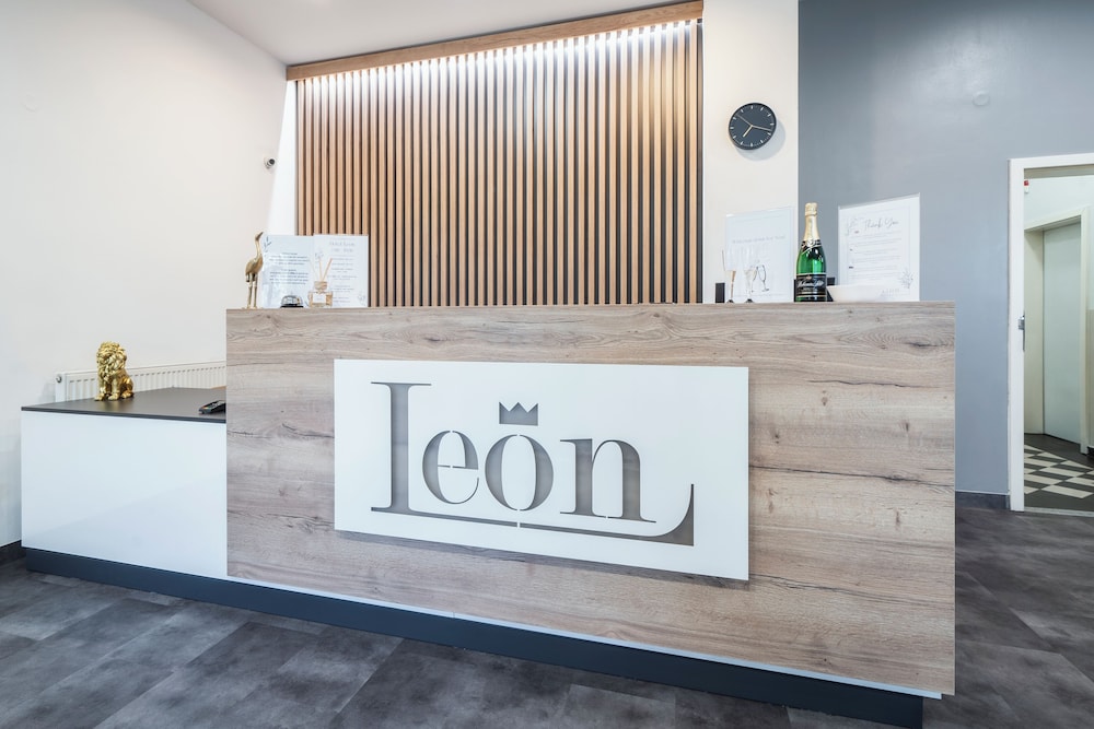leon hotel