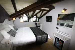 assos behram hotel special class adults only