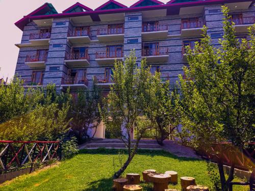 hotel marina heights