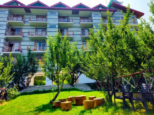 hotel marina heights